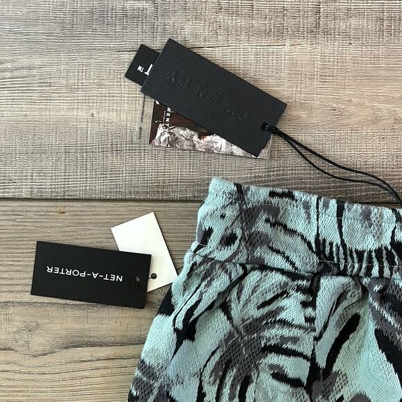 Twenty Montreal Monstera Leaf Hyper Reality Knit Blue Shorts Size Small NWT - Picture 5 of 5